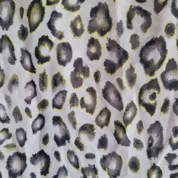 No Boundaries Button Front Sleeveless Blouse Leopard Print Juniors M (7-9) - Picture 4 of 5